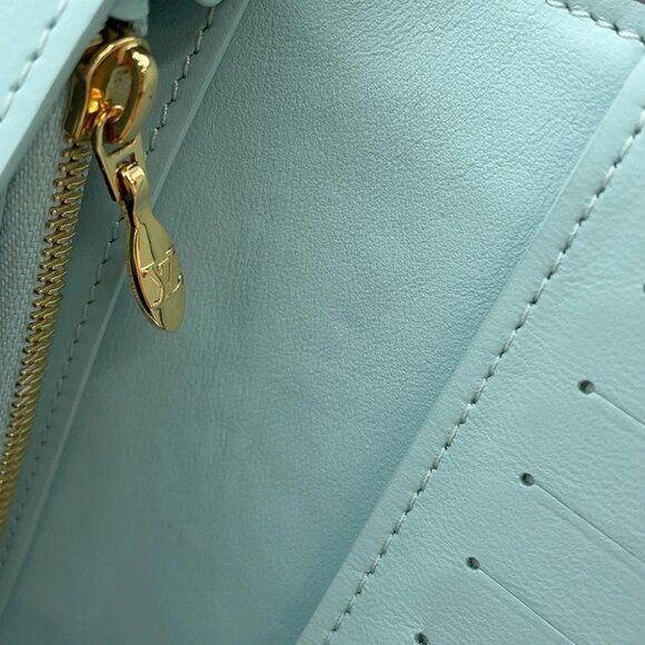 LOUIS VUITTON LV vertical wallet Taurillon Leather Galet - Picture 9 of 16